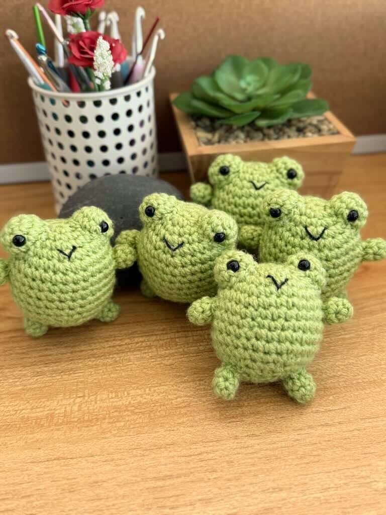 handmade 5 cute baby crochet frogs