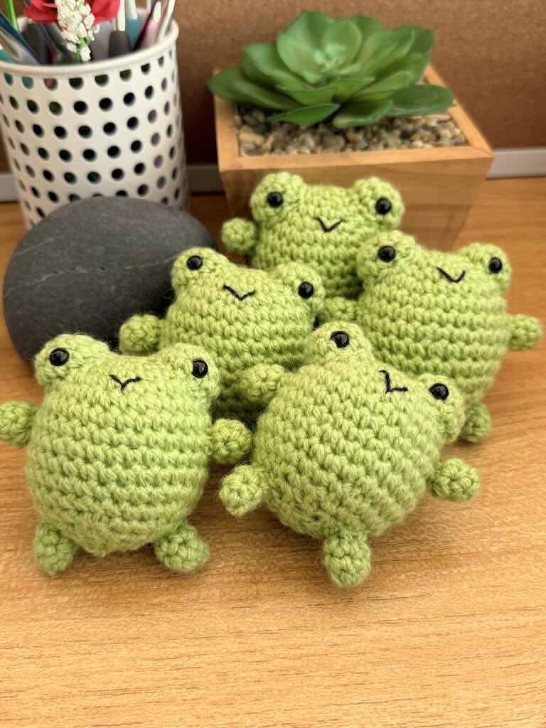handmade 5 cute baby crochet frogs