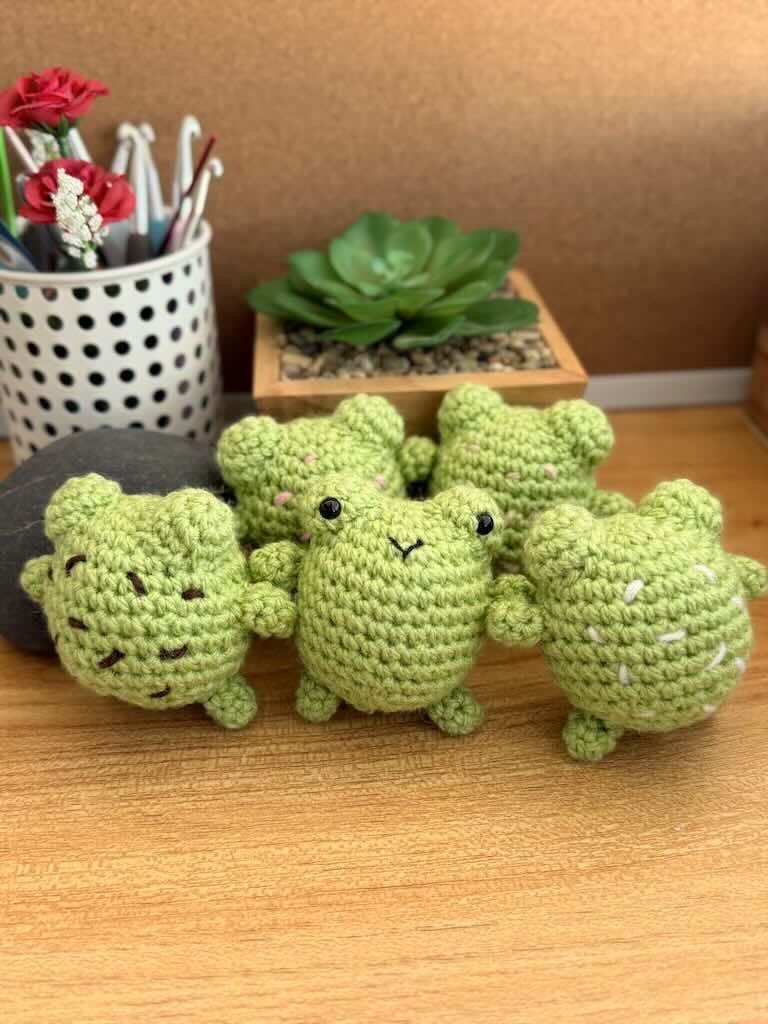 handmade 5 cute baby crochet frogs