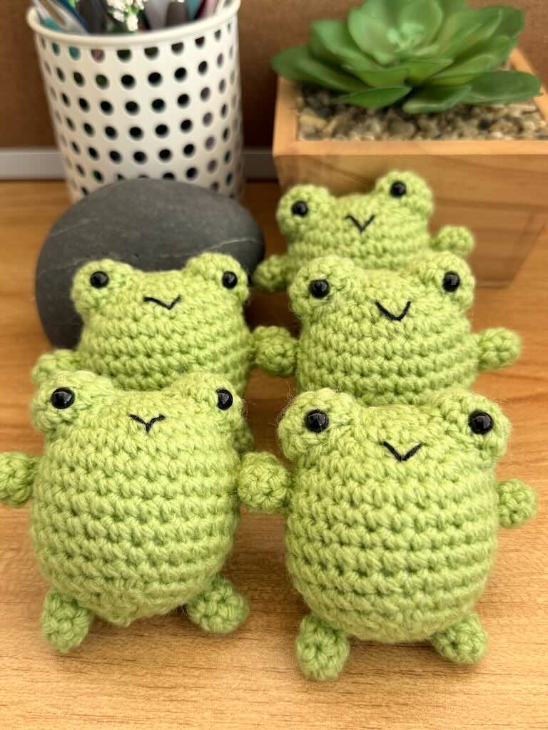handmade 5 cute baby crochet frogs